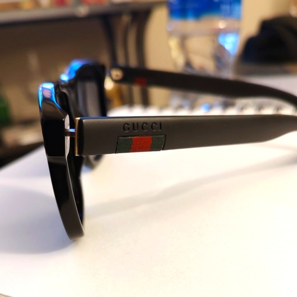 Gucci sunglasses - Picture 1 of 3